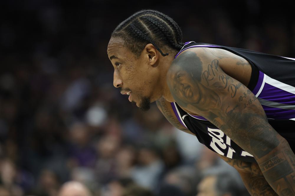 仅牵动着球 仅牵动着球